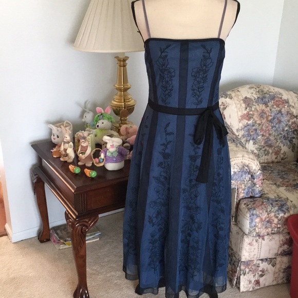 BCBGMaxAzria Dresses & Skirts - BCBG Maxazria size 10 dress